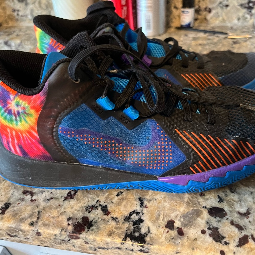 Nike Kyrie size 5Y